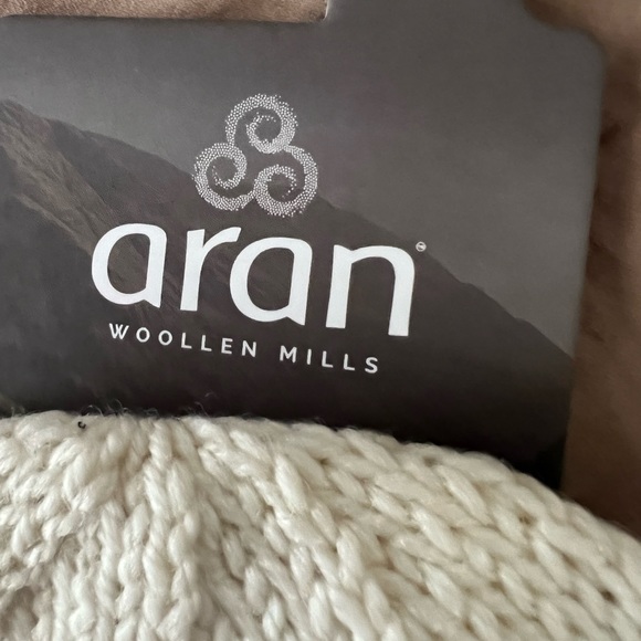 Aran woolen mills this cute hand-knit hat - Picture 6 of 7